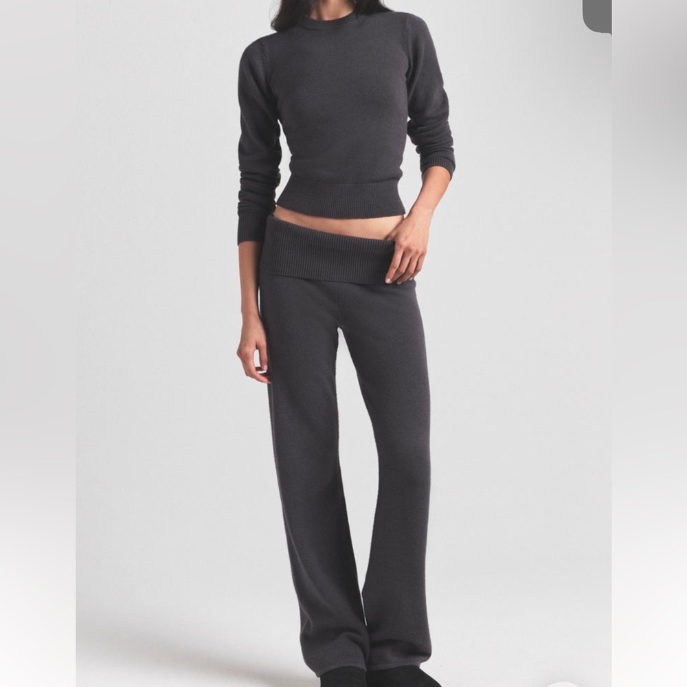 Skims sweater knits, fold over pants and sweater, like new, worn once